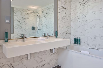 Doubletree By Hilton Brighton Metropole