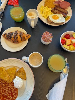 Doubletree By Hilton Brighton Metropole