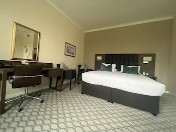 Avisford Park Hotel
