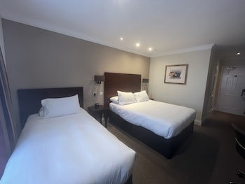 Avisford Park Hotel