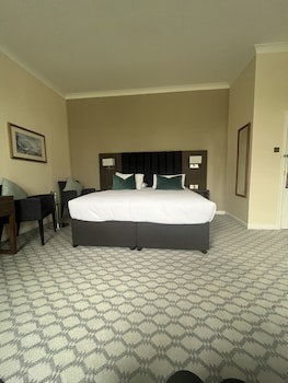 Avisford Park Hotel