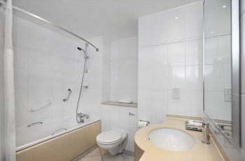 Doubletree By Hilton Bristol North
