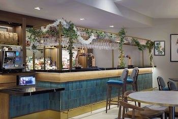 Doubletree By Hilton Dartford Bridge