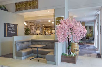 Doubletree By Hilton Dartford Bridge