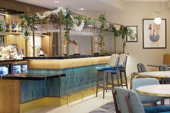 Doubletree By Hilton Dartford Bridge