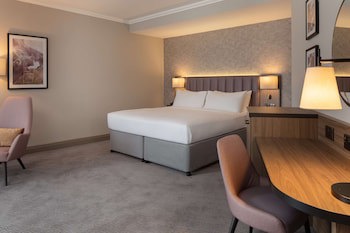 Doubletree By Hilton Dartford Bridge