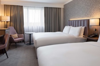 Doubletree By Hilton Dartford Bridge