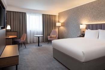Doubletree By Hilton Dartford Bridge
