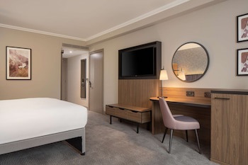 Doubletree By Hilton Dartford Bridge