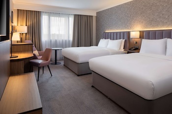 Doubletree By Hilton Dartford Bridge