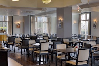 Doubletree By Hilton Dartford Bridge