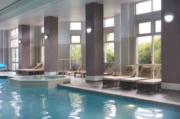 Doubletree By Hilton Dartford Bridge