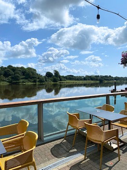 Waterford Marina Hotel