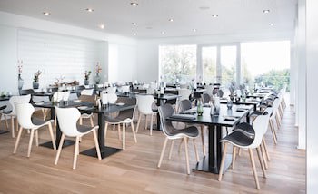 Scotty + Emily Hotel Ulm, Sure Hotel Collection by BW galeri fotoğrafı