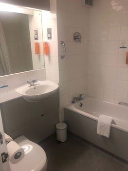 Days Inn By Wyndham Fleet M3