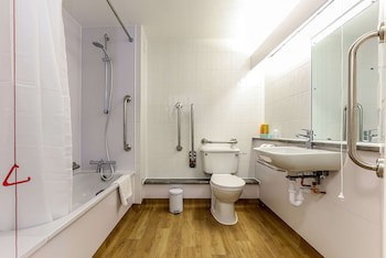 Days Inn By Wyndham Fleet M3