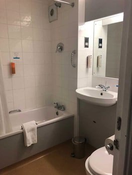 Days Inn By Wyndham Fleet M3