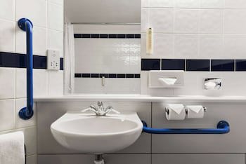 Days Inn By Wyndham Warwick North M40