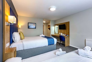Days Inn By Wyndham Warwick North M40