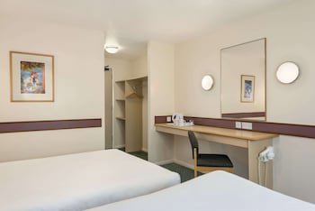 Days Inn By Wyndham Sheffield M1