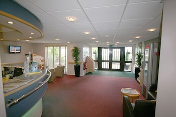 Days Inn By Wyndham Bradford M62