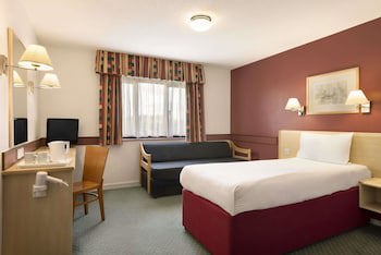 Days Inn By Wyndham Bradford M62