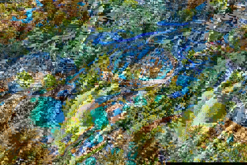 Le Meridien Mina Seyahi Beach Resort & Waterpark