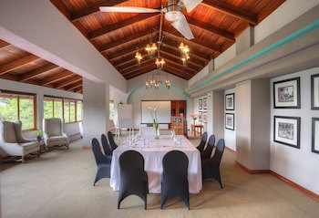 Alta Las Palomas Hotel