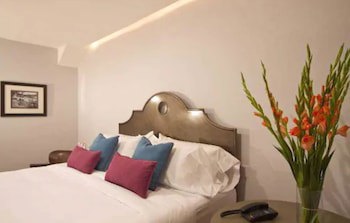 Alta Las Palomas Hotel