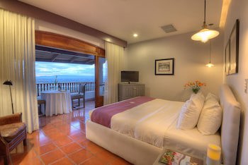 Alta Las Palomas Hotel