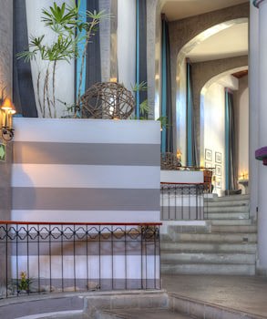 Alta Las Palomas Hotel