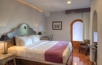 Alta Las Palomas Hotel