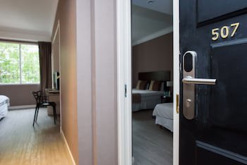 1253 Recoleta Small Hotel