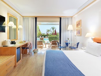 St Raphael Resort galeri fotoğrafı