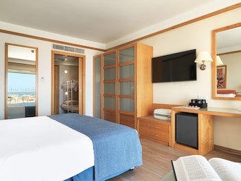 St Raphael Resort galeri fotoğrafı