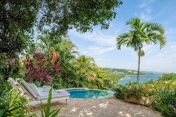 Round Hill Hotel And Villas