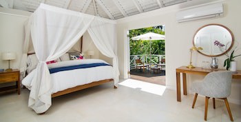 Round Hill Hotel And Villas