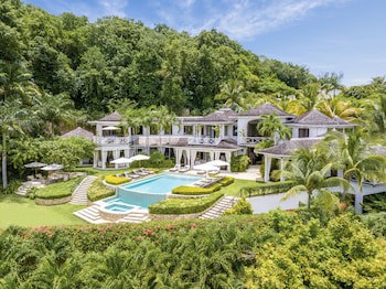 Round Hill Hotel And Villas