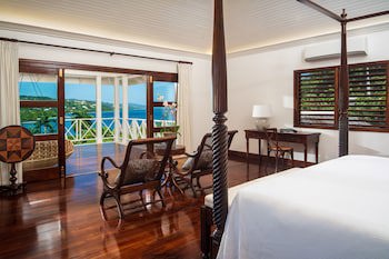 Round Hill Hotel And Villas