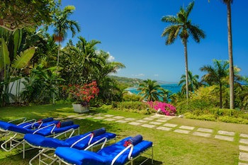 Round Hill Hotel And Villas