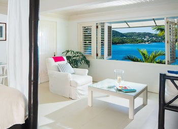 Round Hill Hotel And Villas