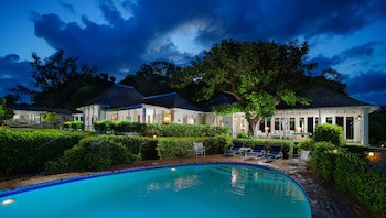 Round Hill Hotel And Villas
