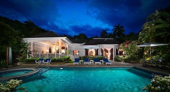 Round Hill Hotel And Villas