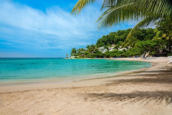 Round Hill Hotel And Villas