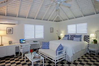Round Hill Hotel And Villas