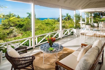Round Hill Hotel And Villas