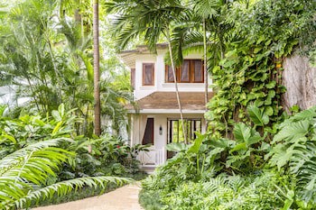 Round Hill Hotel And Villas