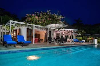Round Hill Hotel And Villas