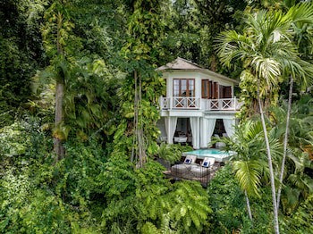Round Hill Hotel And Villas