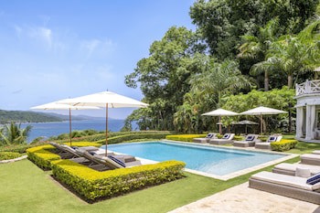 Round Hill Hotel And Villas